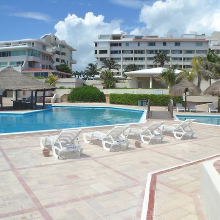 Brisas 10 Beachside Suites Cancun Bagian luar foto