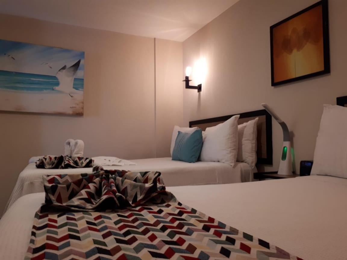 Brisas 10 Beachside Suites Cancun Bagian luar foto