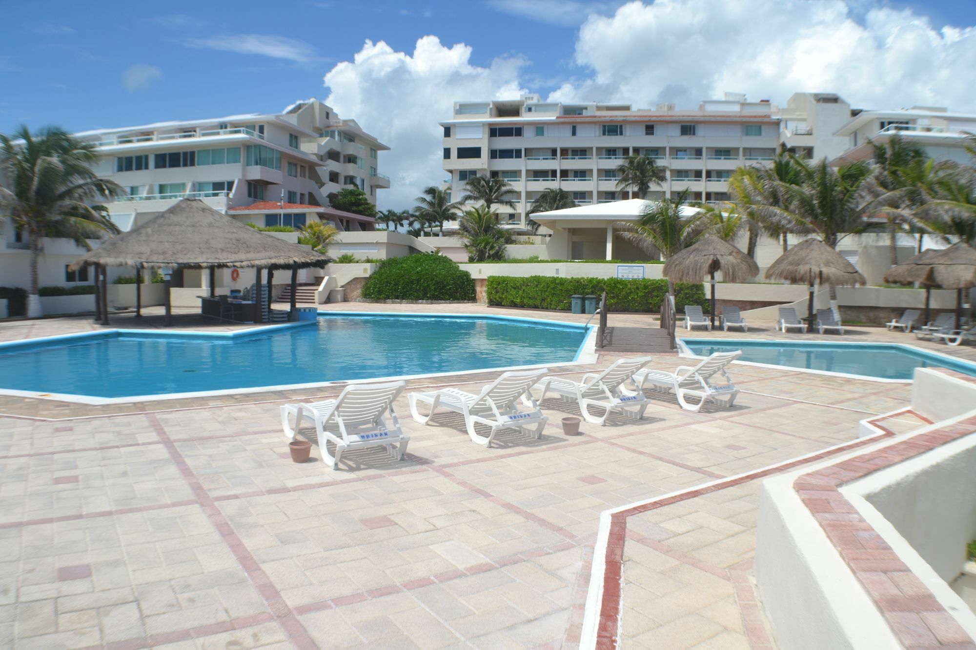 Brisas 10 Beachside Suites Cancun Bagian luar foto