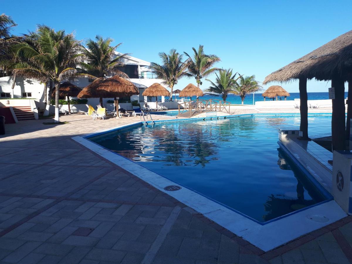 Brisas 10 Beachside Suites Cancun Bagian luar foto