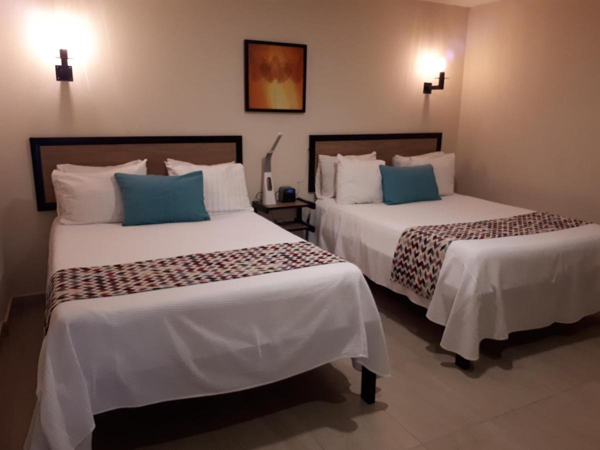 Brisas 10 Beachside Suites Cancun Bagian luar foto