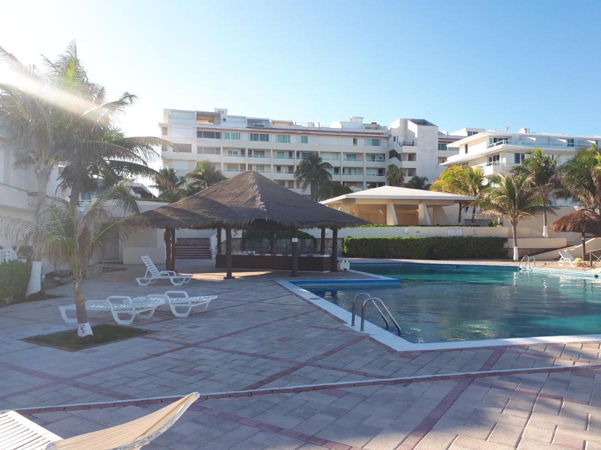 Brisas 10 Beachside Suites Cancun Bagian luar foto
