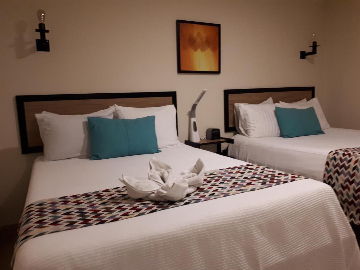 Brisas 10 Beachside Suites Cancun Bagian luar foto