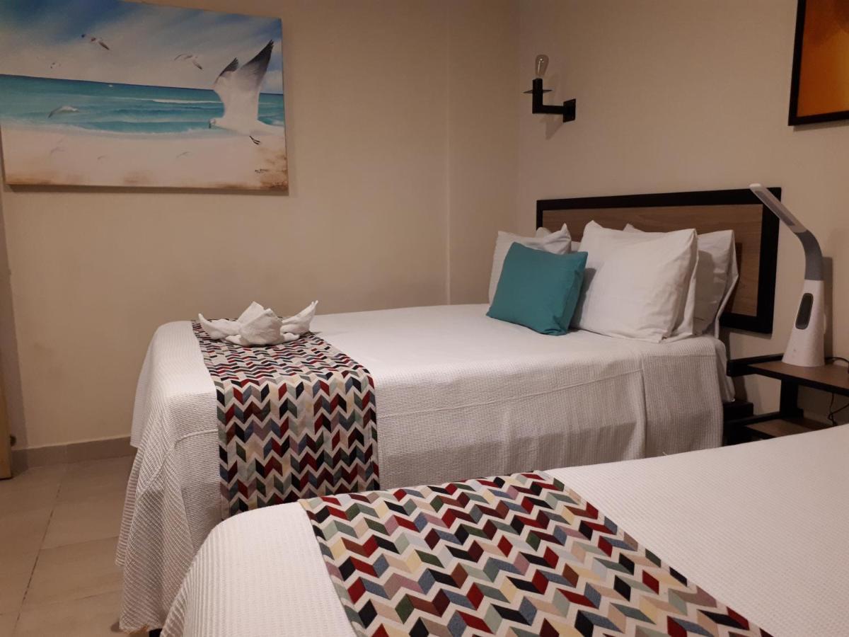 Brisas 10 Beachside Suites Cancun Bagian luar foto